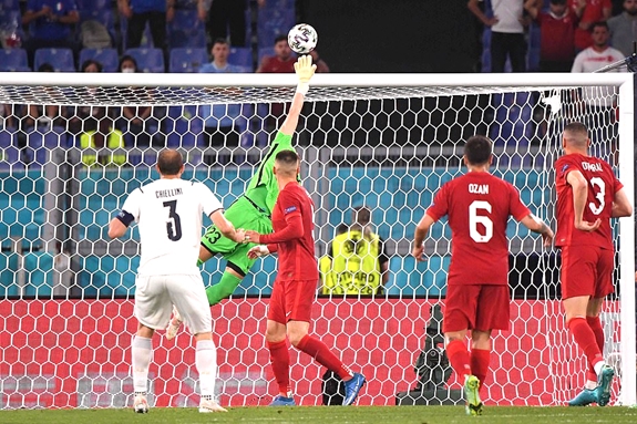 Những điểm nhấn đáng chú ý trận Thổ Nhĩ Kỳ - Italia
